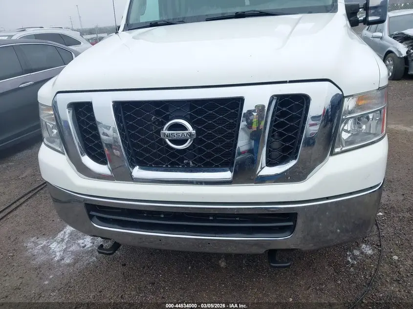 2014 NISSAN NV PASSENGER NV3500 HD SV V8