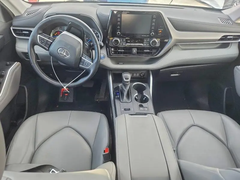 2022 TOYOTA HIGHLANDER HYBRID XLE  
