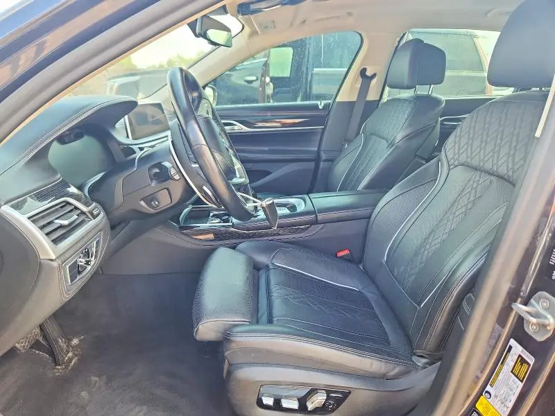 2020 BMW 750 XI  