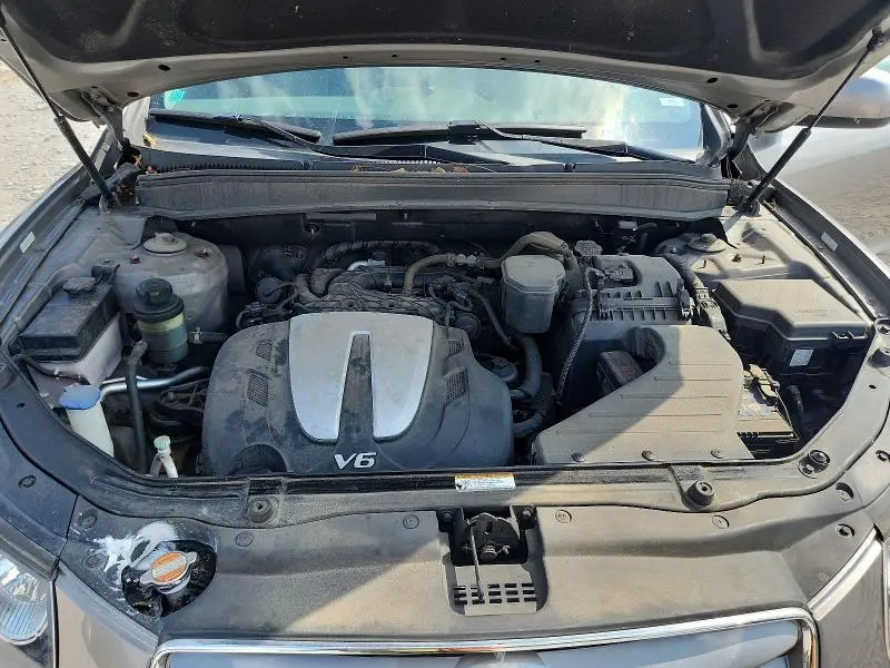 2011 HYUNDAI SANTA FE SE  