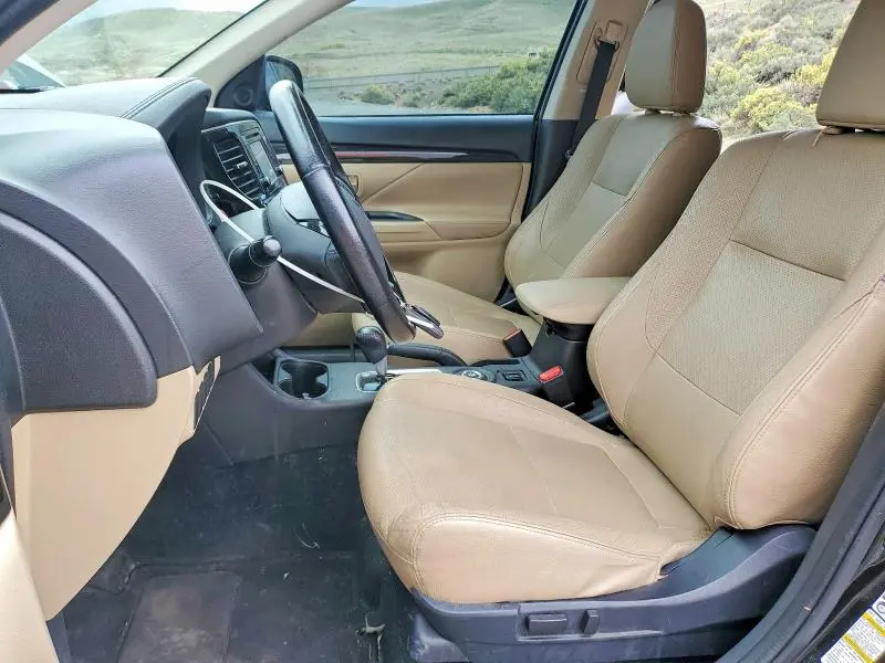 2016 MITSUBISHI OUTLANDER SE  