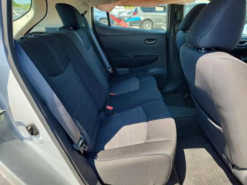 2018 NISSAN LEAF SV  
