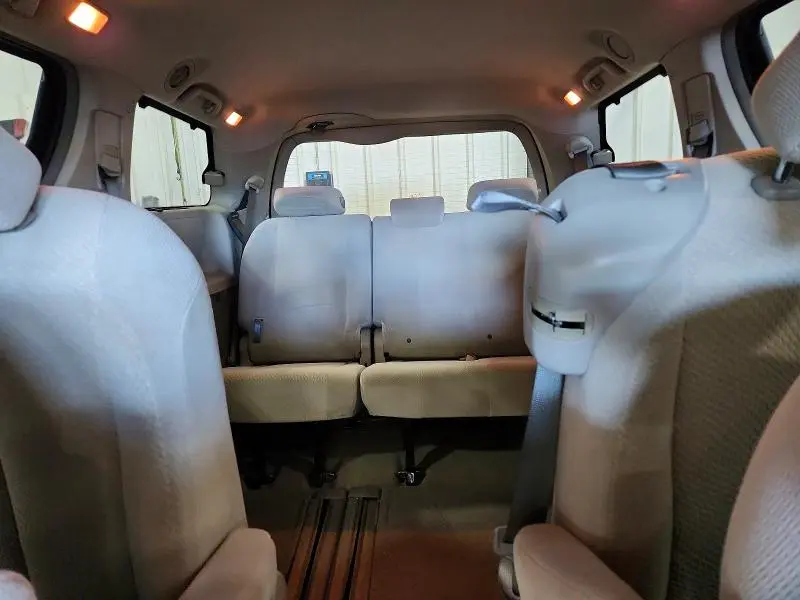 2013 TOYOTA SIENNA LE  
