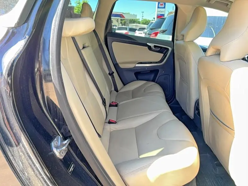 2016 VOLVO XC60 T5 PREMIER  