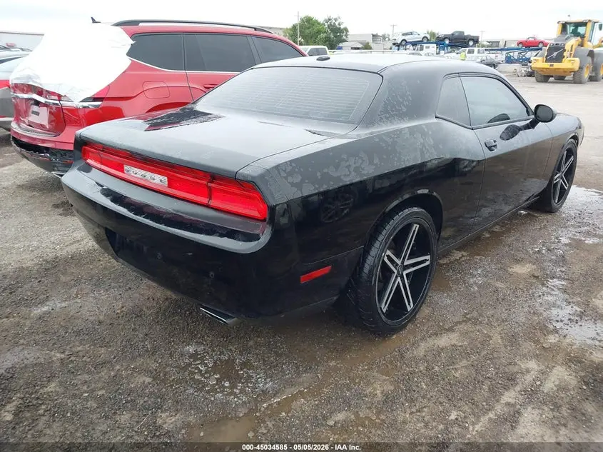 2013 DODGE CHALLENGER SXT