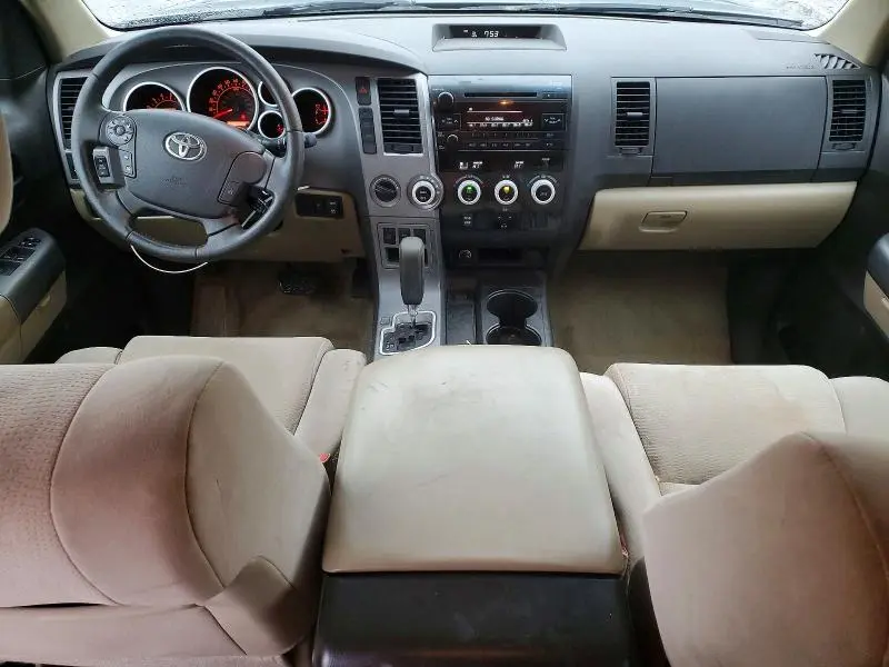 2011 TOYOTA SEQUOIA SR5  