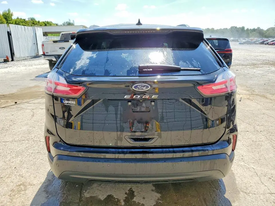 2021 FORD EDGE SE  
