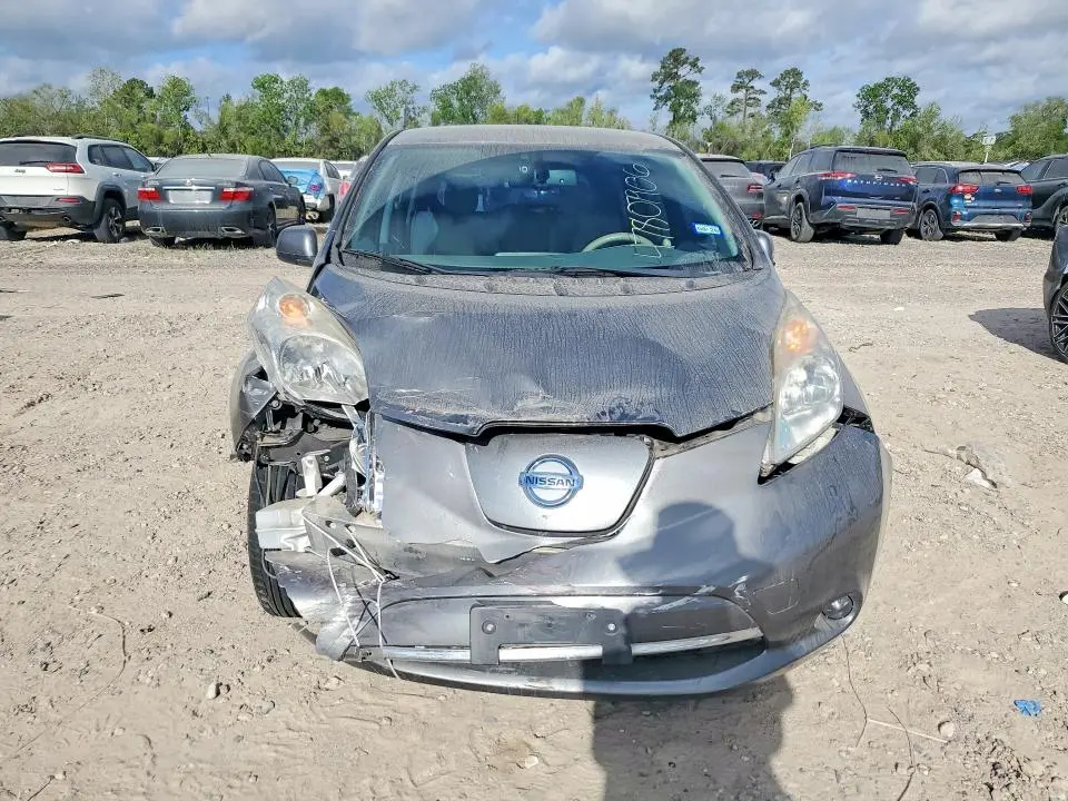 2015 NISSAN LEAF SV  