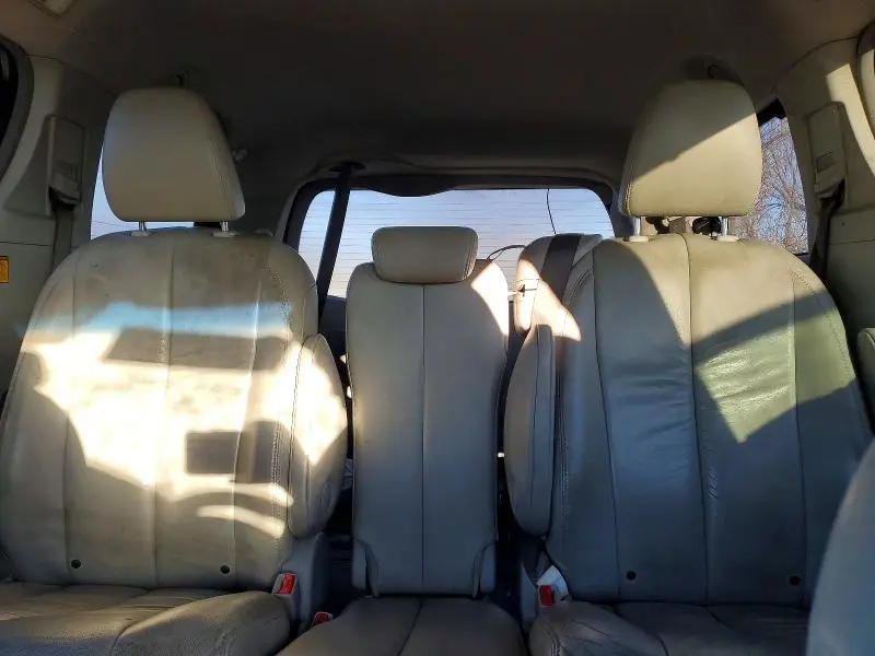 2011 TOYOTA SIENNA XLE 8-PASSENGER  