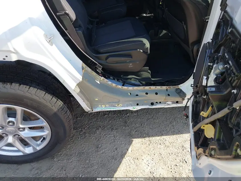 2025 JEEP GRAND CHEROKEE L LAREDO X 4X4