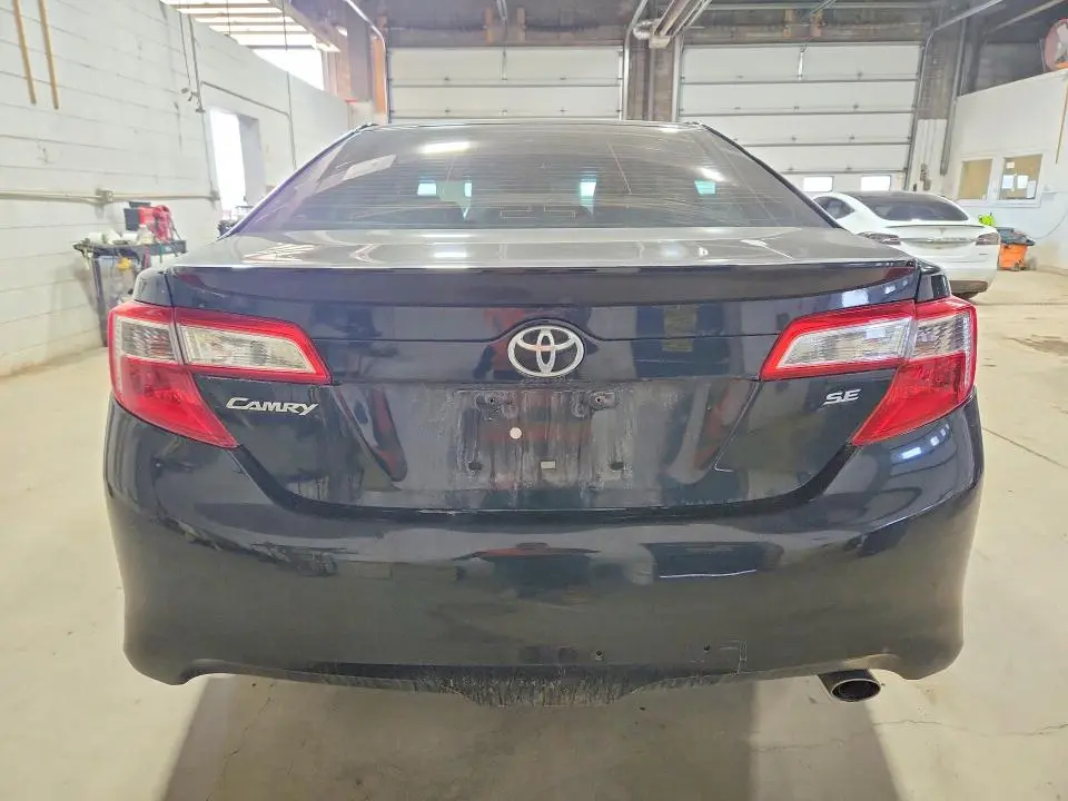2012 TOYOTA CAMRY SE  