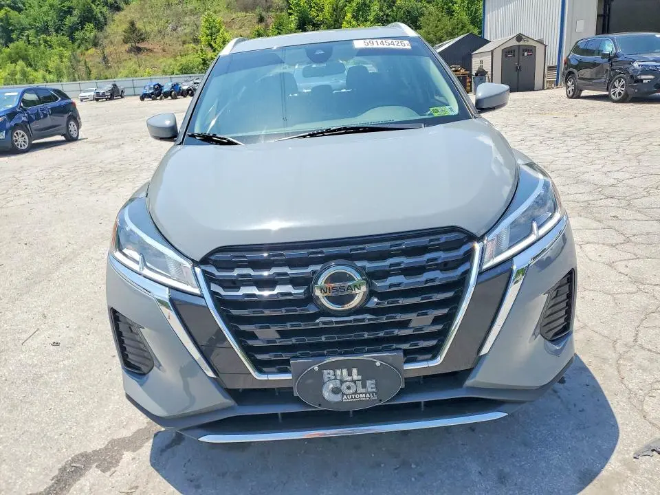 2021 NISSAN KICKS SV  