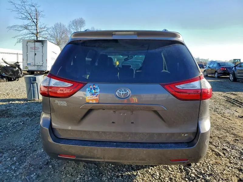 2015 TOYOTA SIENNA LE  