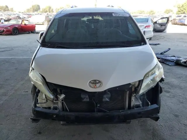 2014 TOYOTA SIENNA LE