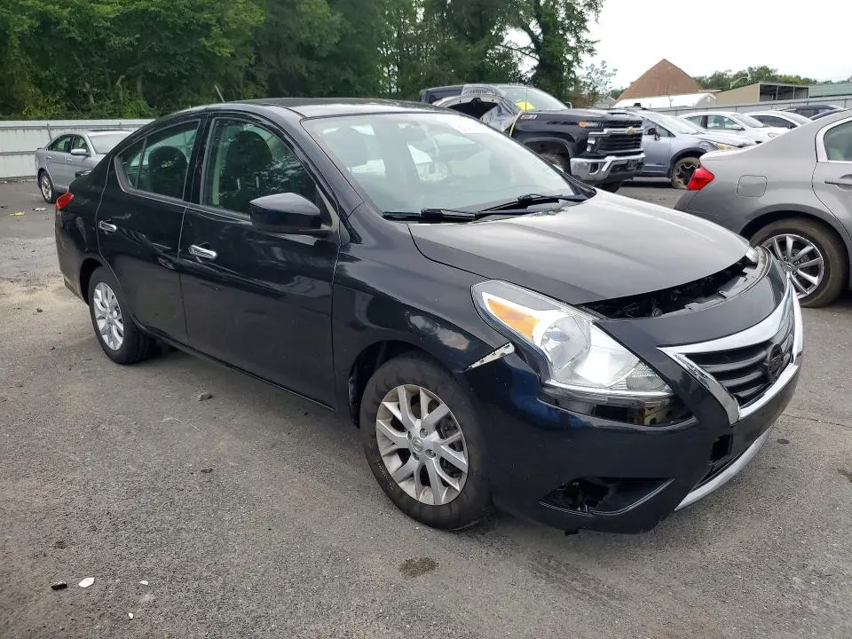 2018 NISSAN VERSA SV  