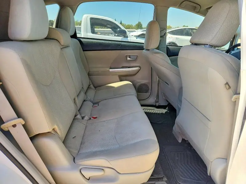 2014 TOYOTA PRIUS V THREE  