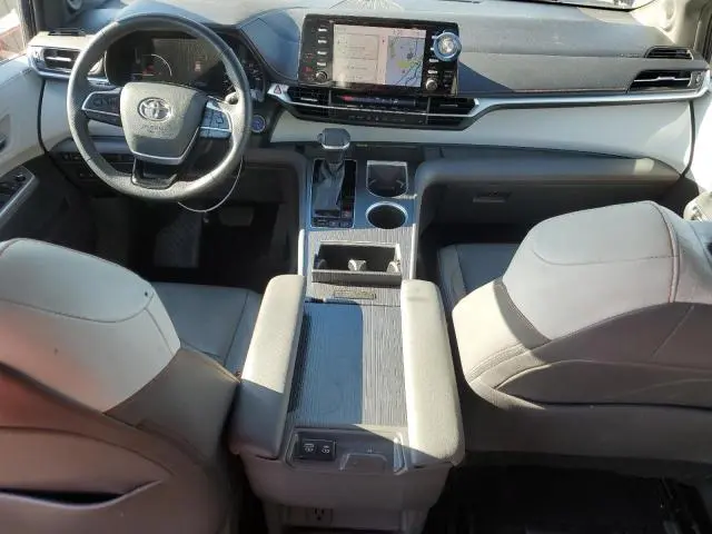 2021 TOYOTA SIENNA XSE  