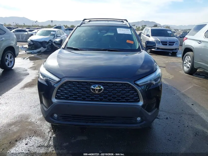 2024 TOYOTA COROLLA CROSS XLE