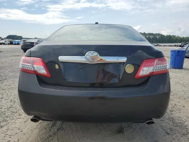 2011 TOYOTA CAMRY SE  