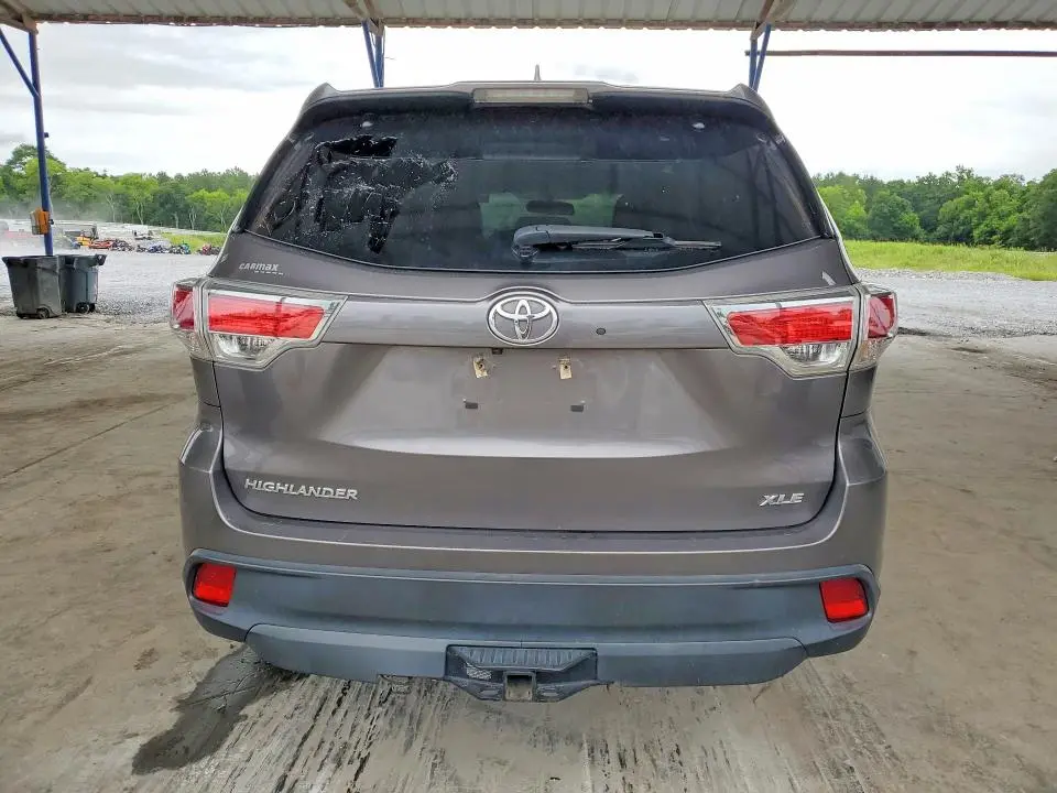 2016 TOYOTA HIGHLANDER XLE  