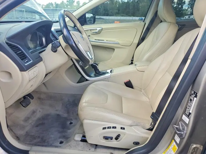 2016 VOLVO XC60 T5 PREMIER  