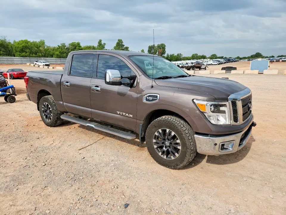 2017 NISSAN TITAN SL  