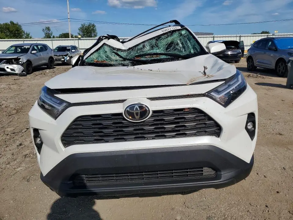 2024 TOYOTA RAV4 XLE PREMIUM  