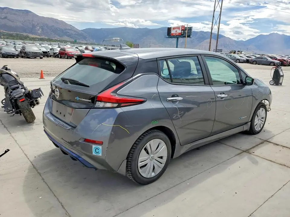2018 NISSAN LEAF S  