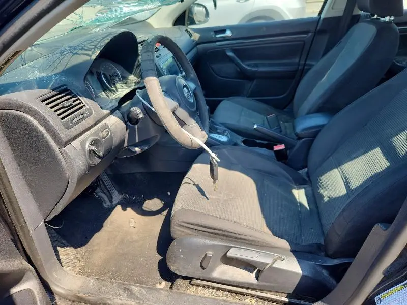 2010 VOLKSWAGEN JETTA S   