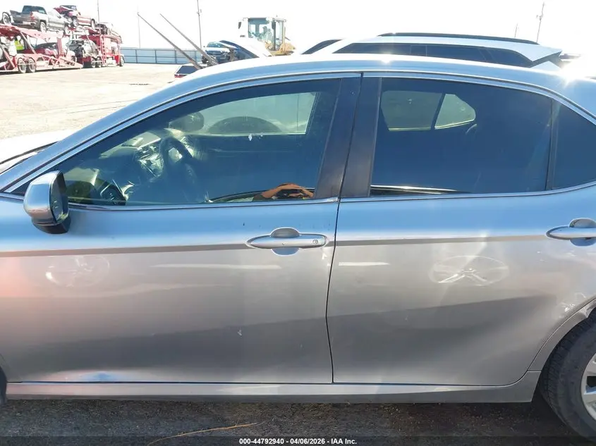 2018 TOYOTA CAMRY LE