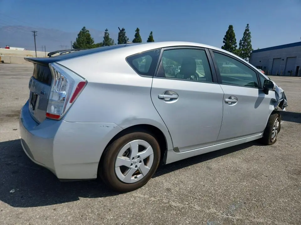 2011 TOYOTA PRIUS THREE  
