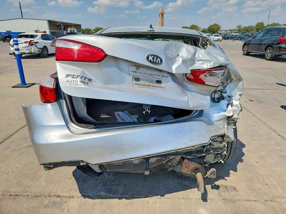 2015 KIA FORTE LX  