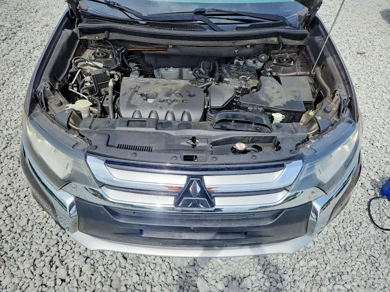 2018 MITSUBISHI OUTLANDER ES  