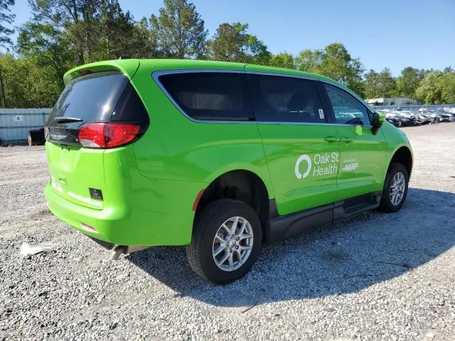 2024 CHRYSLER VOYAGER LX