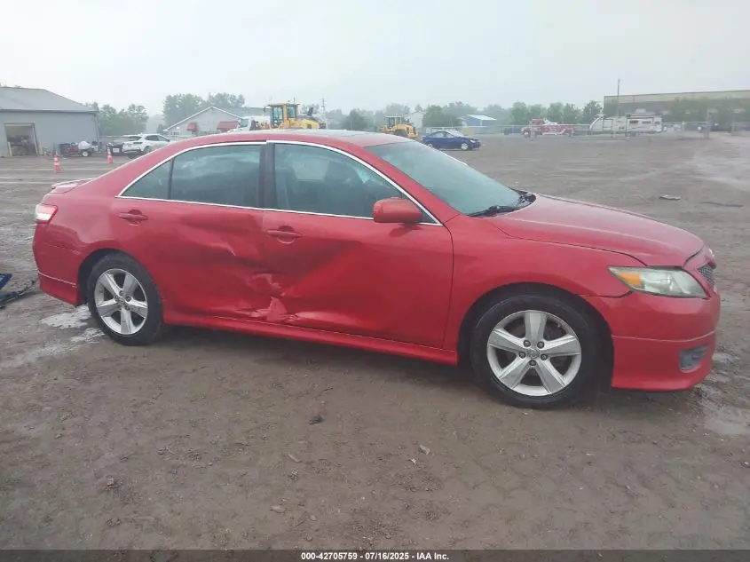 2011 TOYOTA CAMRY SE