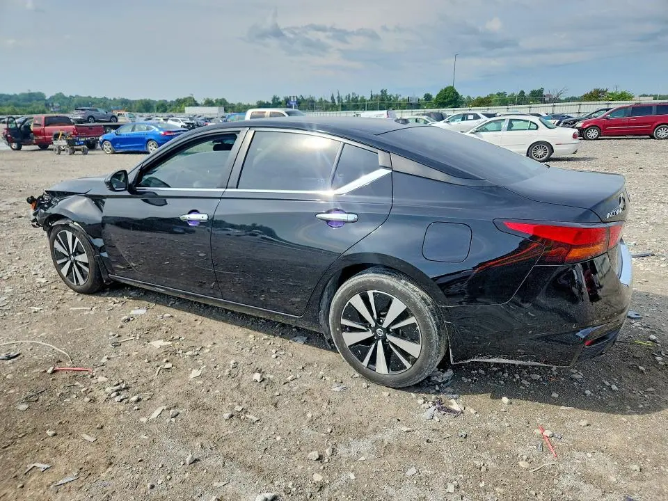 2022 NISSAN ALTIMA SV  