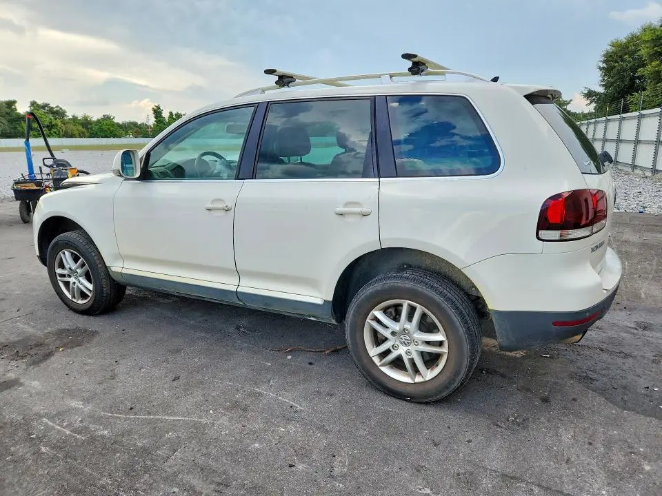 2010 VOLKSWAGEN TOUAREG V6  