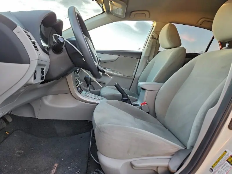2013 TOYOTA COROLLA BASE  