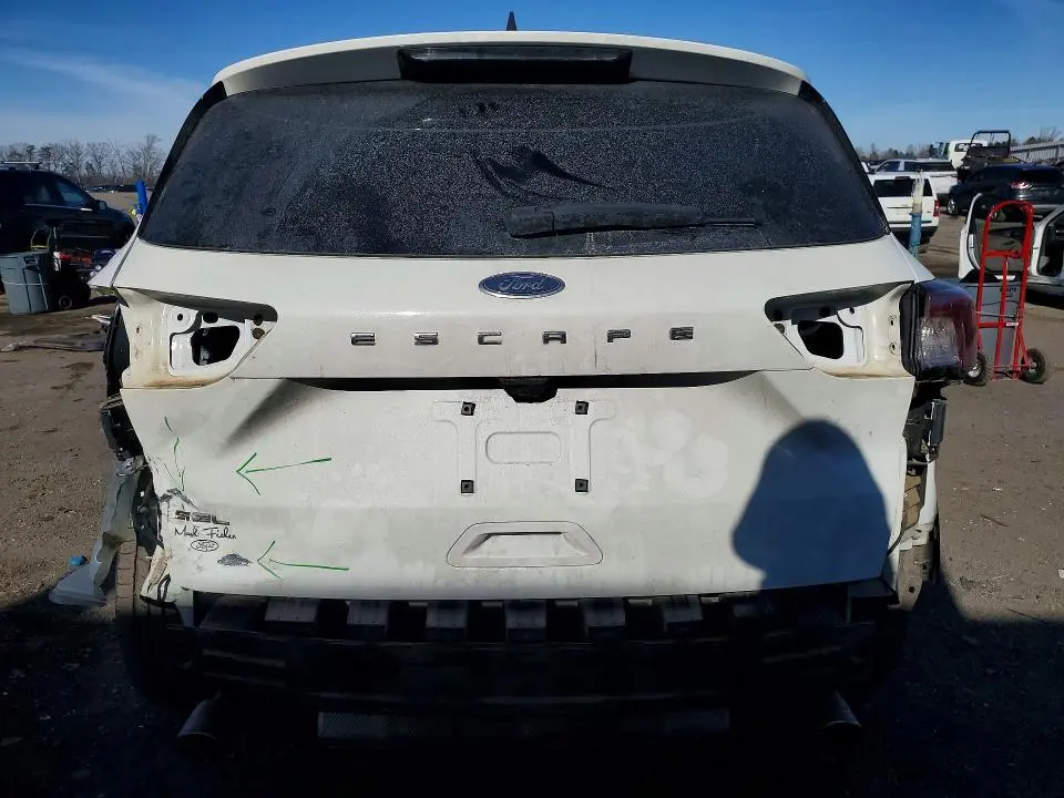 2022 FORD ESCAPE SEL  