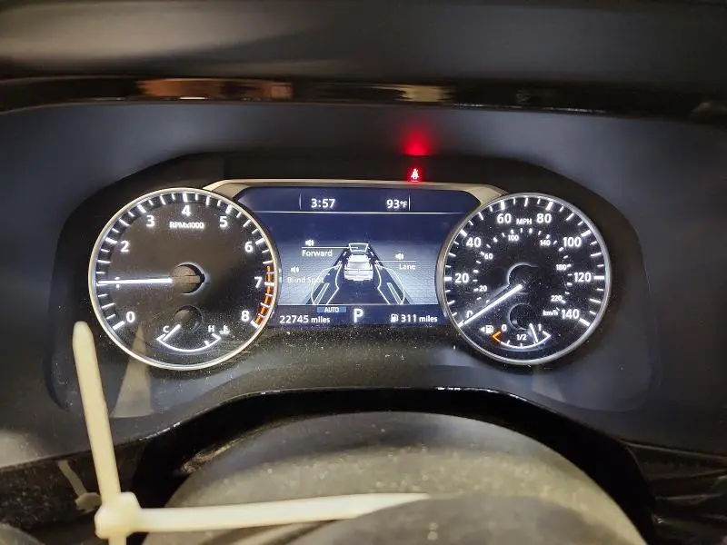 2024 NISSAN PATHFINDER SL  