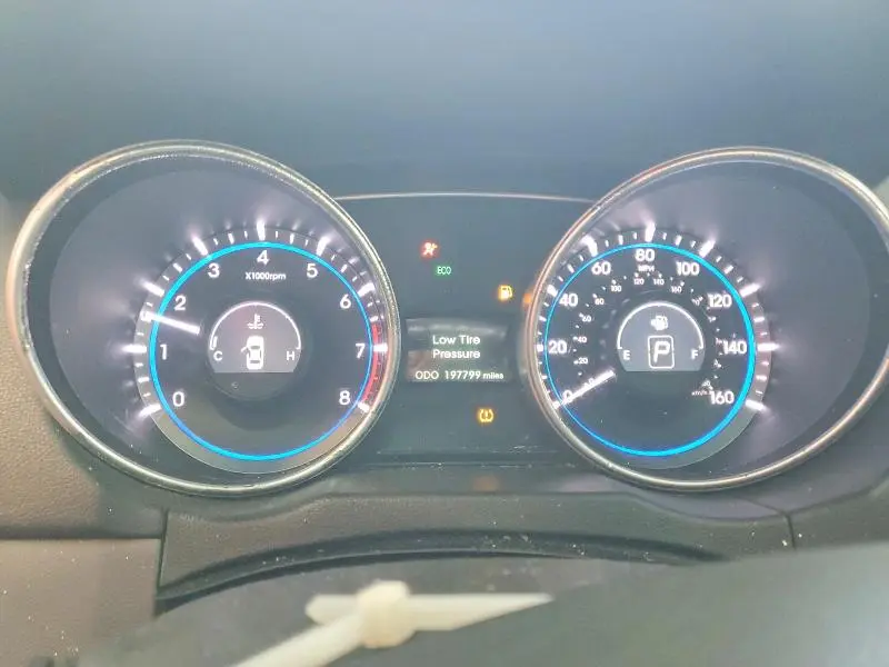 2011 HYUNDAI SONATA GLS  
