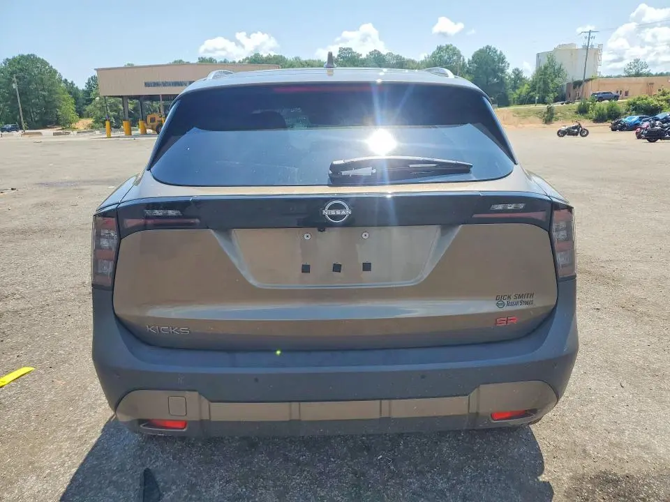 2025 NISSAN KICKS SR  