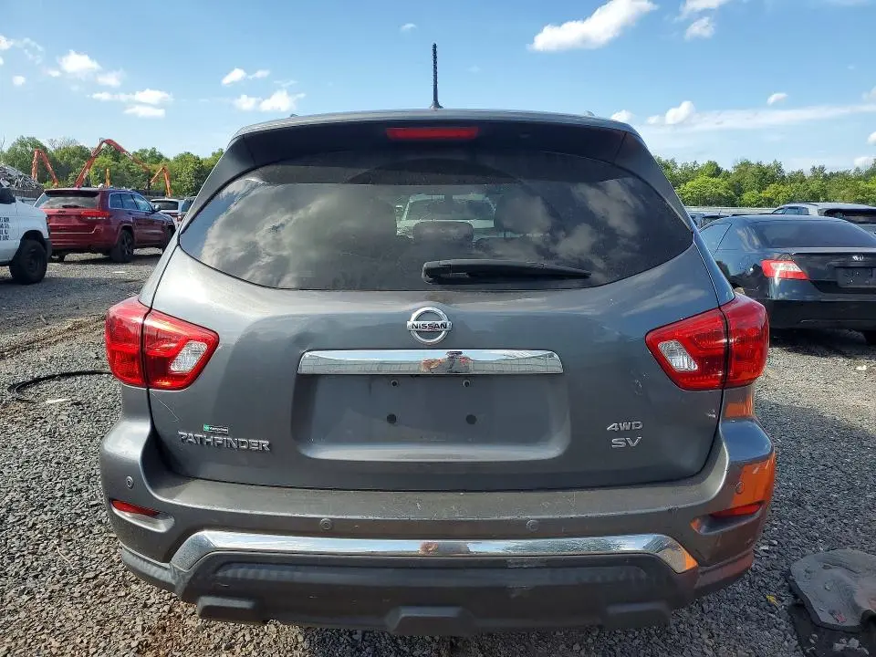 2018 NISSAN PATHFINDER SV  