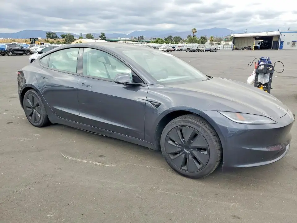 2025 TESLA MODEL 3   