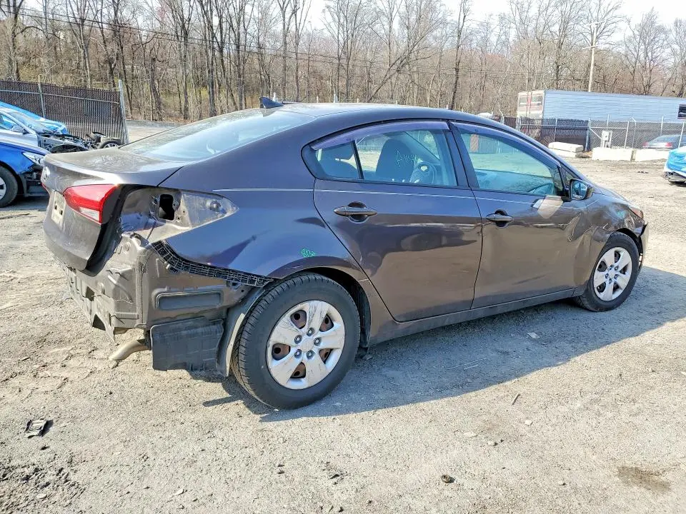 2017 KIA FORTE LX  
