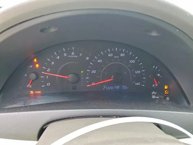 2010 TOYOTA CAMRY LE  