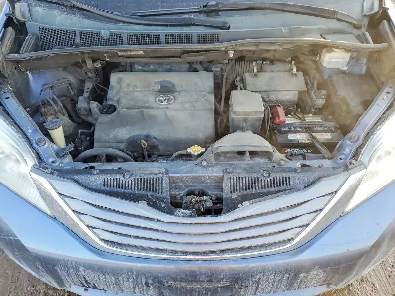 2014 TOYOTA SIENNA XLE 7-PASSENGER  