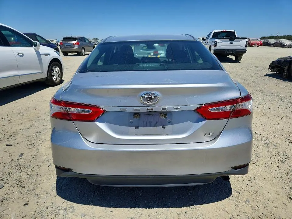 2018 TOYOTA CAMRY LE  