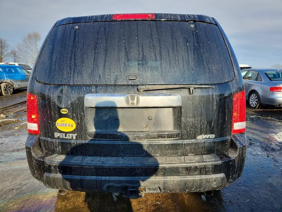 2011 HONDA PILOT LX  
