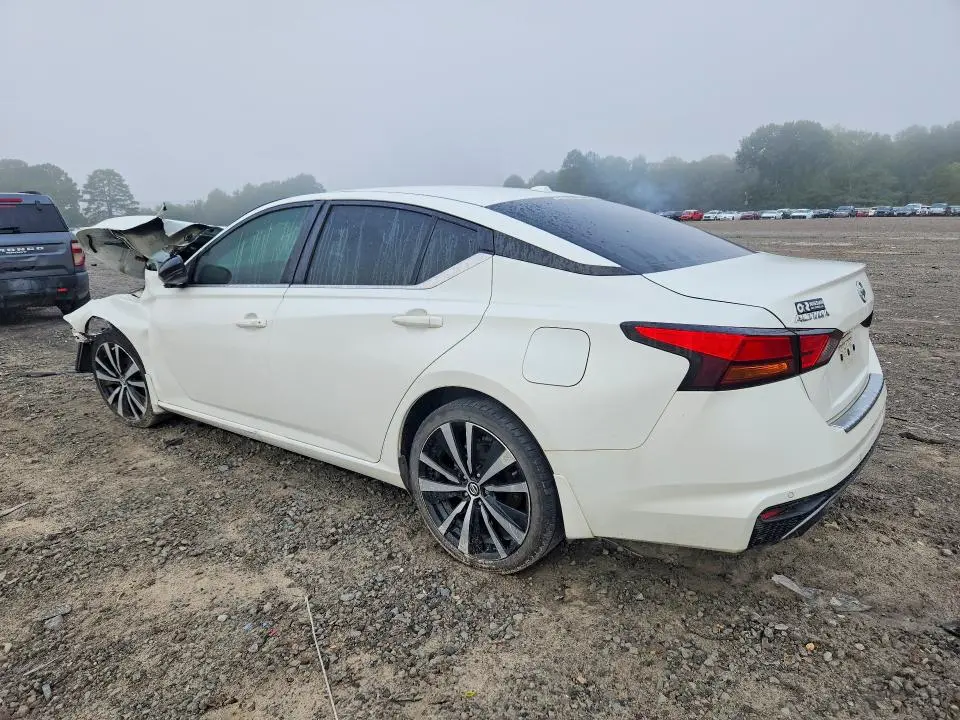 2021 NISSAN ALTIMA SR  